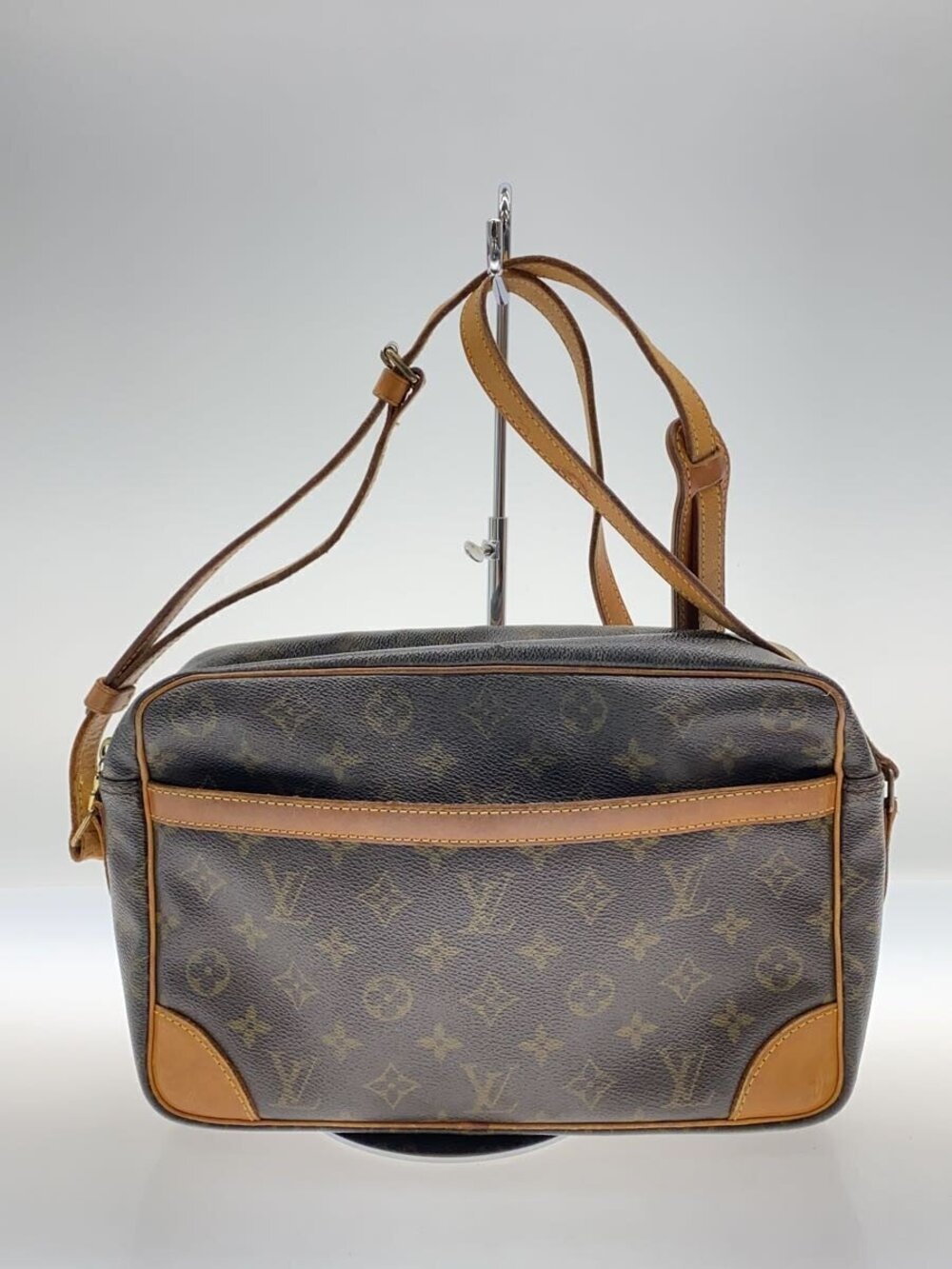 LOUIS VUITTON Trocadero Canvas Brown Interior